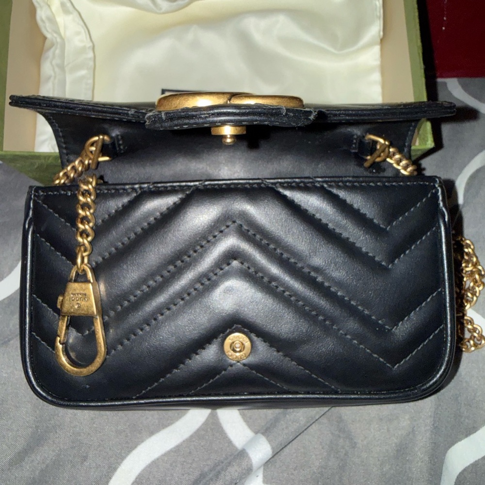 Gucci Black Quilted Leather Crossbody Bag with Gold Chain - Picture 2 of 5